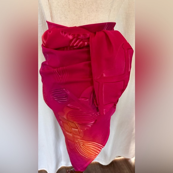 Gorgeous! XX-L Printed Scarf/Wrap - Picture 5 of 9